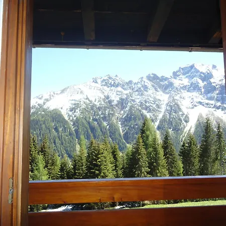 Hotel Dolomiti 2*