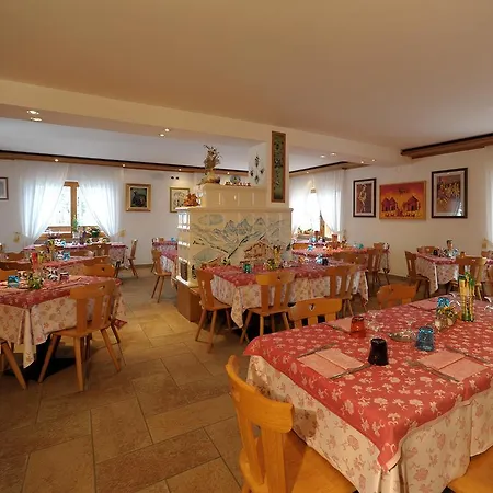 Hotel Dolomiti 2*