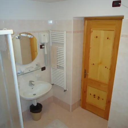 Hotel Dolomiti 2*